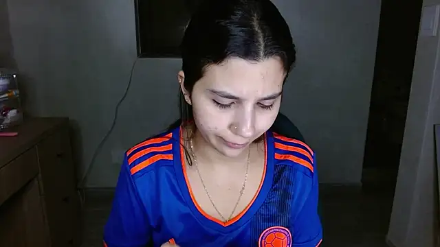 mia  lopez  online show from June 18, 2026, 4:33 am