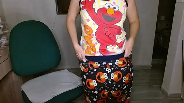 mia  lopez  online show from June 26, 2026, 2:50 am