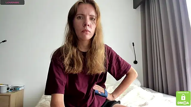 Snapshot of Kalisee_ chatting on April 15, 2026, 5:57 am Kalisee online show from April 15, 2026, 5:57 am