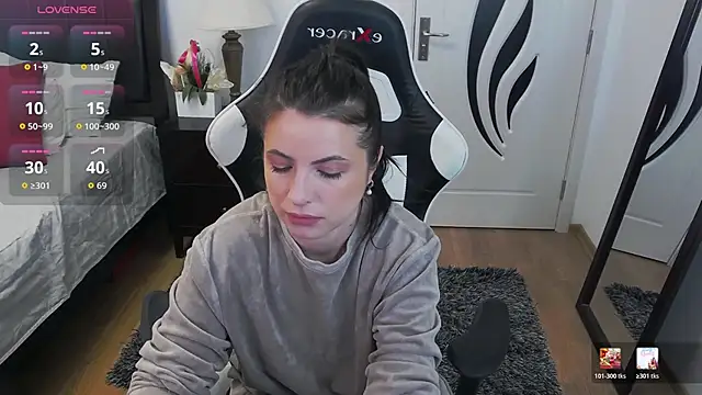 AmyPure  online show from April 22, 2026, 4:41 am