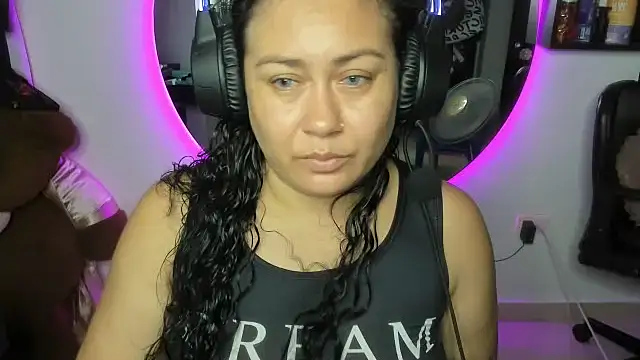 AliceFox Milf online show from April 20, 2026, 10:44 pm