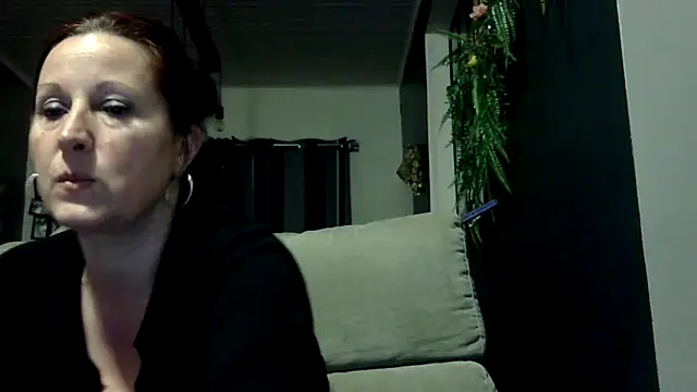 feline27 online show from April 3, 2026, 8:04 pm