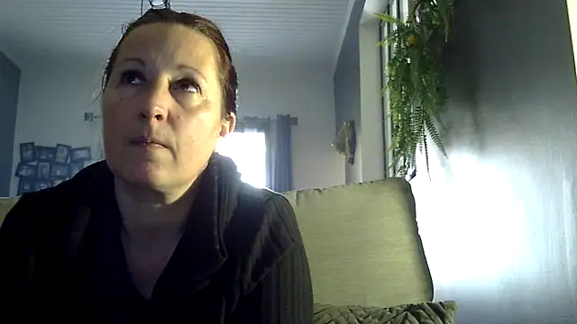 feline27 online show from April 14, 2026, 9:14 am