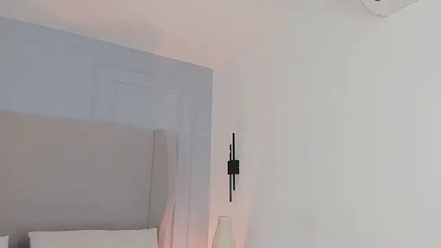 chloe d online show from June 5, 2026, 12:44 pm