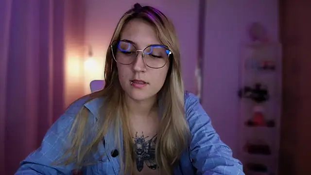 Dakotaa  online show from May 19, 2026, 2:07 am