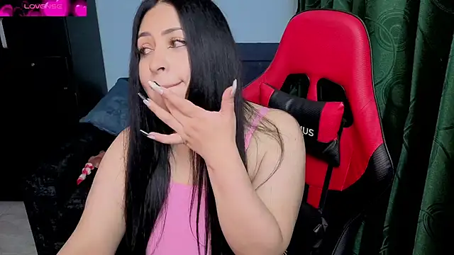 charlotee lovee69 online show from June 20, 2026, 1:54 am