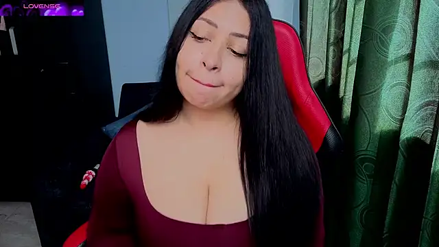 charlotee lovee69 online show from June 16, 2026, 8:42 pm