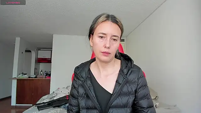 zoe jeane beker online show from March 11, 2026, 10:26 pm