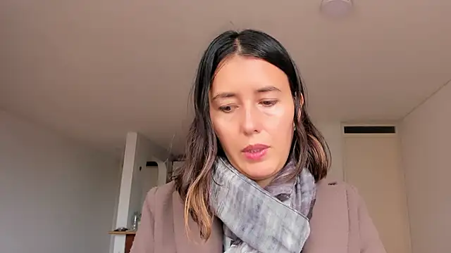 zoe jeane beker online show from February 10, 2025, 8:21 pm