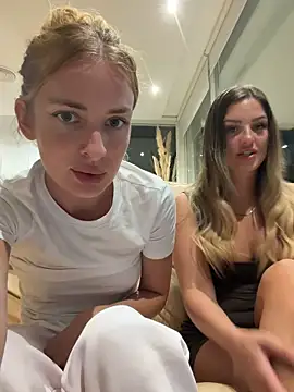 EvieEvans online show from June 19, 2026, 9:09 pm
