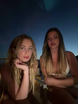 EvieEvans online show from June 16, 2026, 8:09 pm