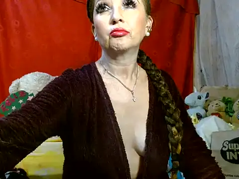 hottieperla online show from June 19, 2026, 6:36 pm