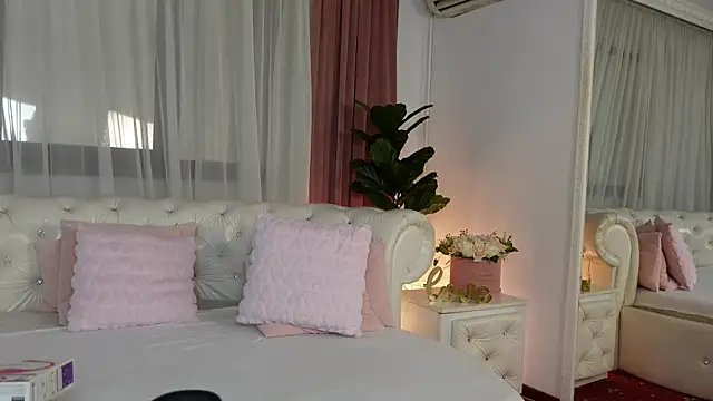NinaCrystal1 online show from June 13, 2026, 8:34 am