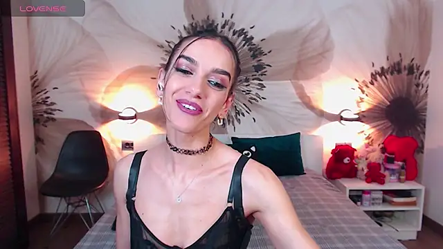 KatherineBisou online show from May 24, 2026, 6:52 pm