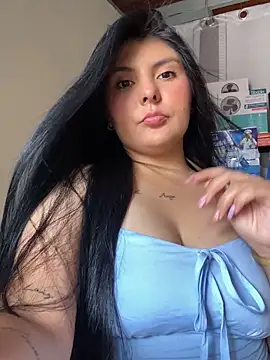 bella isabela online show from October 7, 2025, 8:10 pm