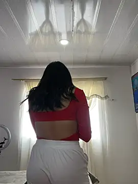 hannahb-e online show from June 18, 2026, 5:51 pm