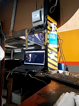 hecwil8 online show from April 21, 2026, 6:25 pm