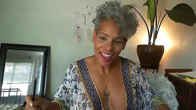 CeceilaMoon online show from June 27, 2026, 7:31 pm