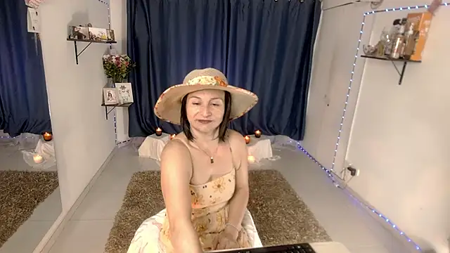 lollita 23  online show from June 4, 2026, 8:57 pm