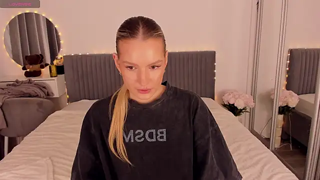 CassieRayss online show from June 16, 2026, 12:49 pm