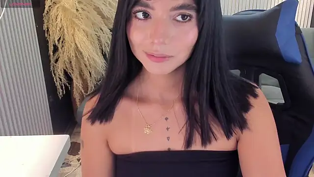 NicolRoss  online show from June 28, 2026, 6:58 pm