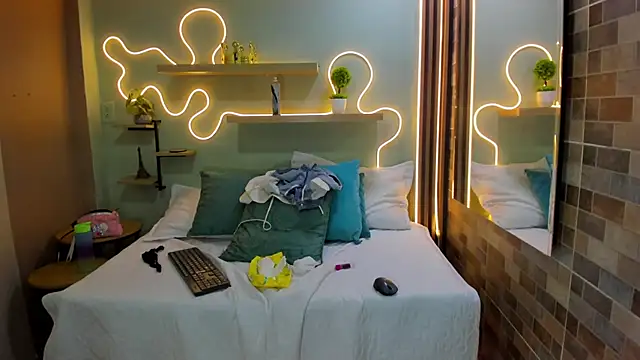 natasha jurado online show from April 21, 2026, 1:42 am