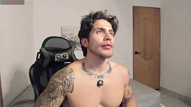 Snapshot of LucianSinclair chatting on May 21, 2026, 2:31 am LucianSinclair online show from May 21, 2026, 2:31 am