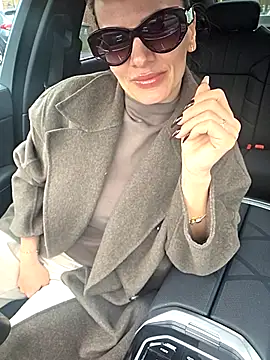 Snapshot of SweetMonicaUK chatting on February 19, 2026, 10:12 am SweetMonicaUK online show from February 19, 2026, 10:12 am