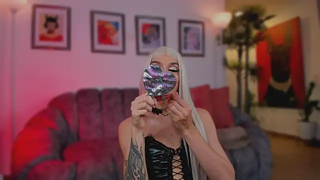 Taylor  foxxx online show from May 22, 2026, 6:33 am