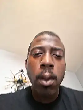 chocolatemeatstick25 online show from April 30, 2026, 5:09 pm