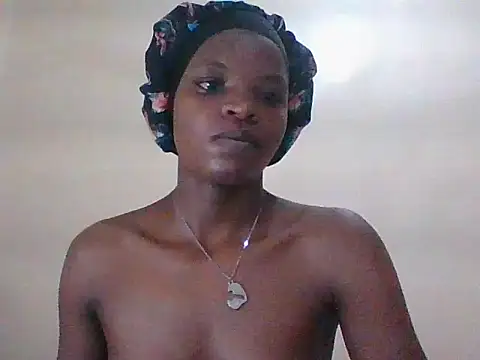 Snapshot of hotgal1112 chatting on February 20, 2026, 3:47 am hotgal1112 online show from February 20, 2026, 3:47 am