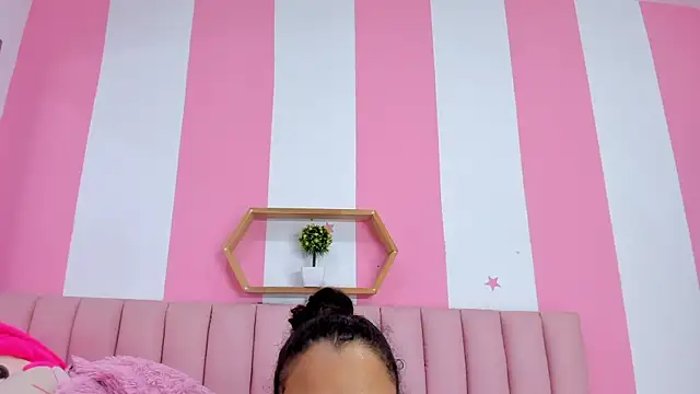 ISABELLA 020 online show from June 16, 2026, 11:54 am
