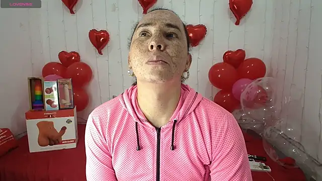 SofiaMadisson online show from February 17, 2025, 1:11 pm