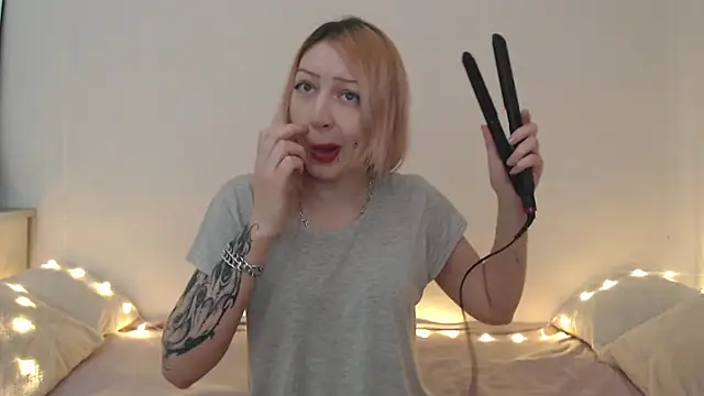 Emily hardcore online show from June 19, 2026, 8:36 pm