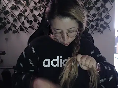 jeiana4u online show from April 21, 2026, 8:26 pm