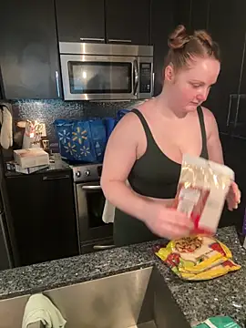GingerSnap33 online show from May 18, 2026, 10:14 pm