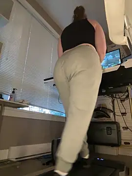 GingerSnap33 online show from May 15, 2026, 3:26 am