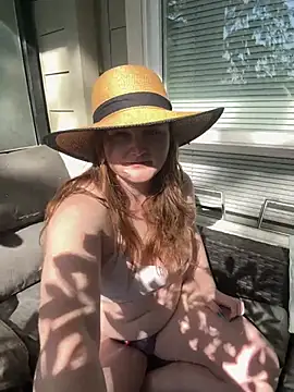 GingerSnap33 online show from May 1, 2026, 11:43 pm