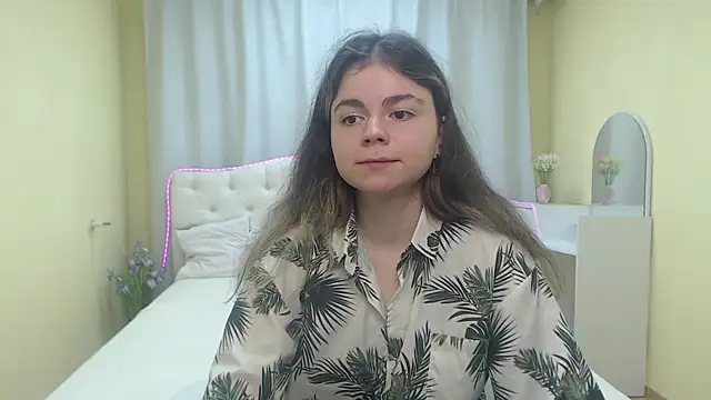 Snapshot of TinaRedly chatting on May 25, 2026, 7:12 pm TinaRedly online show from May 25, 2026, 7:12 pm