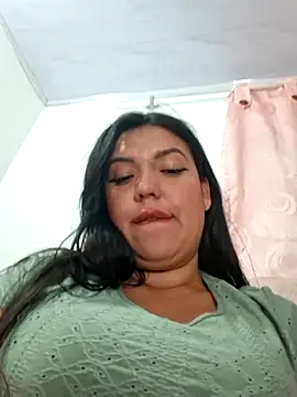 Sophie-hatter online show from June 12, 2026, 3:04 am