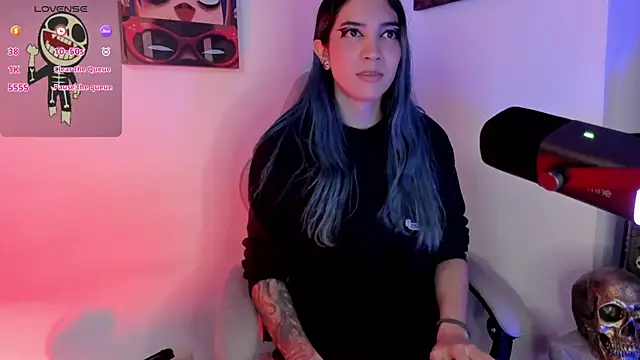sofi pretty uwu- online show from April 27, 2026, 4:38 pm
