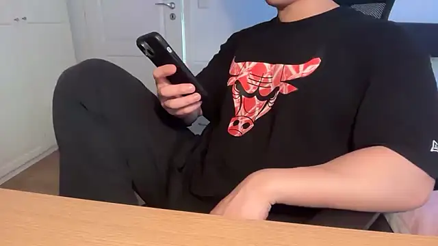 jungcock3210 online show from March 24, 2026, 1:11 pm