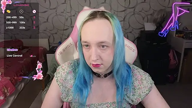 Snapshot of TheTrixy chatting on March 9, 2026, 10:52 am TheTrixy online show from March 9, 2026, 10:52 am