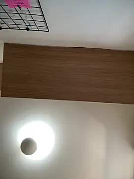 amooraaamoon online show from May 18, 2026, 1:16 pm