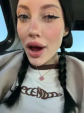 Melissa crazy online show from April 8, 2026, 4:30 pm