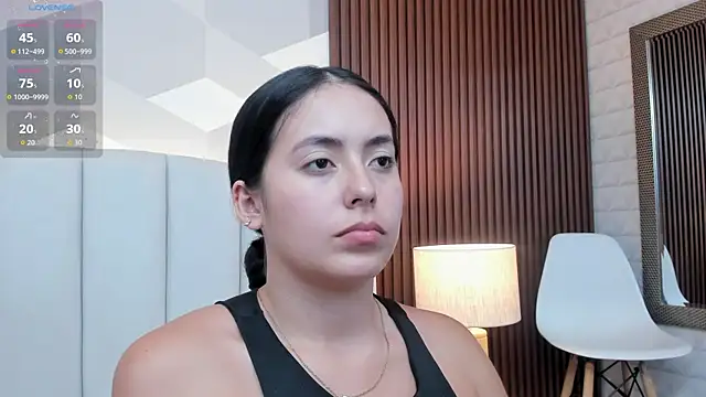 Julietasantos   online show from June 10, 2026, 6:31 pm