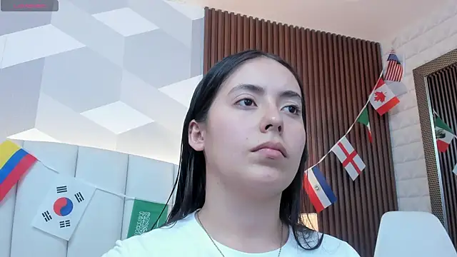 Julietasantos   online show from June 25, 2026, 6:24 pm