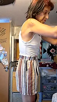whitetrashdirtyslut online show from June 2, 2026, 5:57 pm