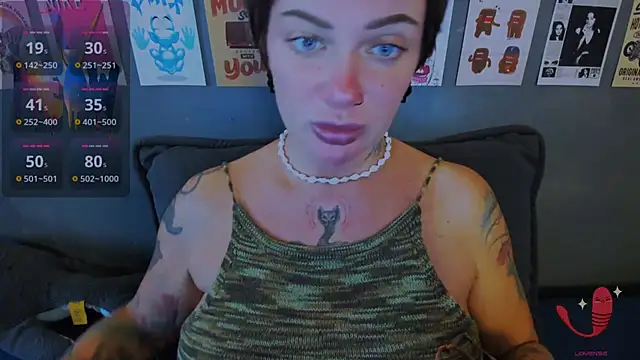 EllieOz online show from July 4, 2026, 3:05 pm
