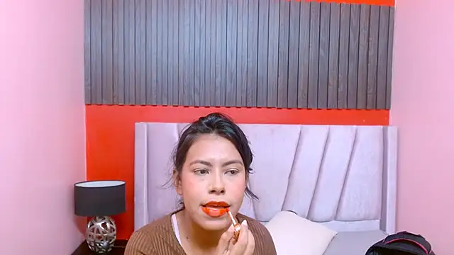 VeronicaRobles online show from June 12, 2026, 7:11 pm